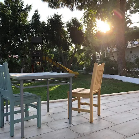 ゴールデン ライトハウス パタラ