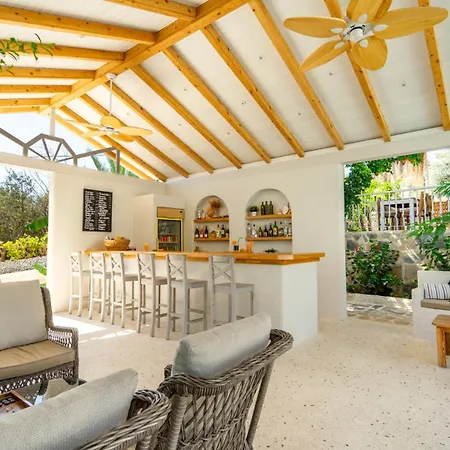 ゴールデン ライトハウス パタラ