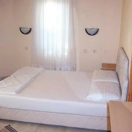 ゴールデン ライトハウス 2*