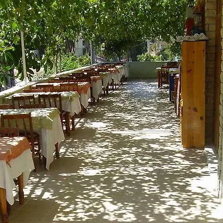 ゴールデン ライトハウス パタラ