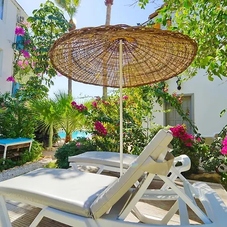 Otel Golden Lighthouse 2*