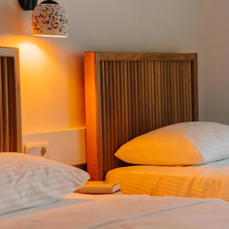 Otel Golden Lighthouse 2*