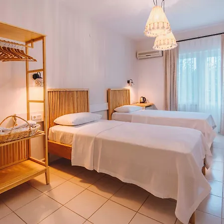 Golden Lighthouse Hotel 2*