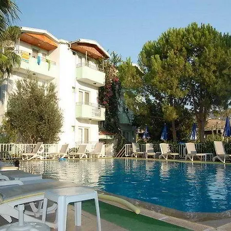 Otel Golden Lighthouse 2*