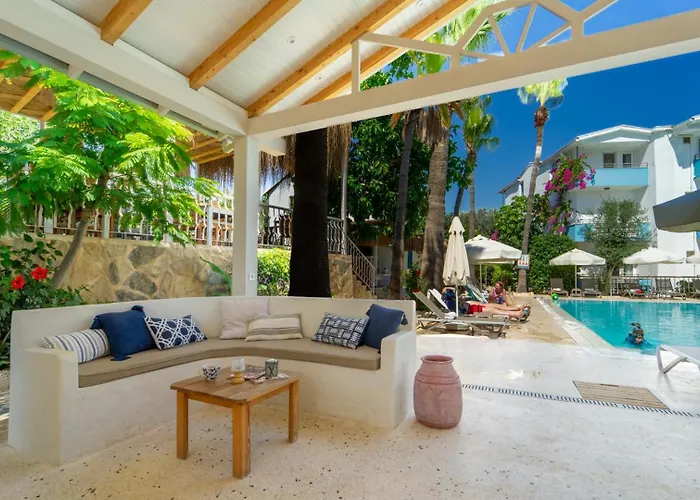 ゴールデン ライトハウス ホテル パタラ