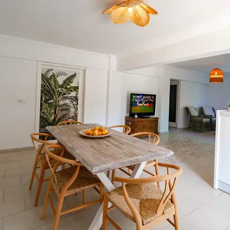 Golden Lighthouse Hotel 2*